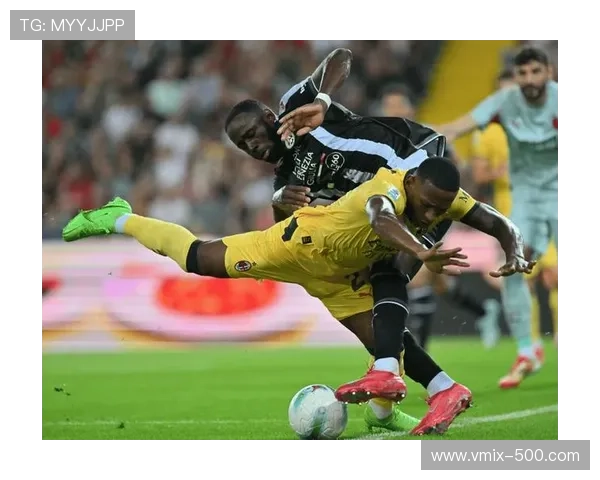 佛罗伦萨依赖边路传中，戈森斯插上助攻成AC米兰防守重点